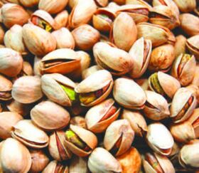 Pistachios are nuts that are good for men sweating